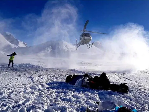Why Helicopters Beat Fixed-Wing + Pilot Training & Navigation Safety