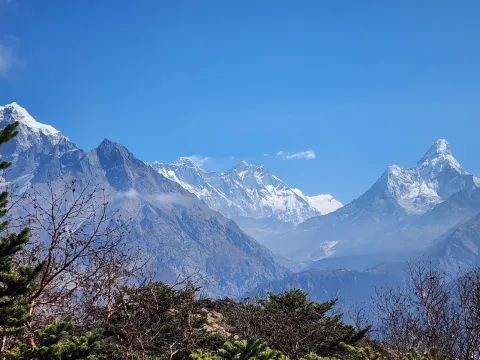 Everest Trek vs Helicopter Tour: What Is the Difference?