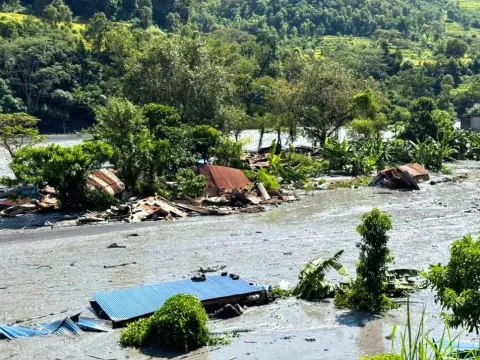 Budhi Gandaki River Flash Flood Sweeps Away Houses in Gorkha, Nepal